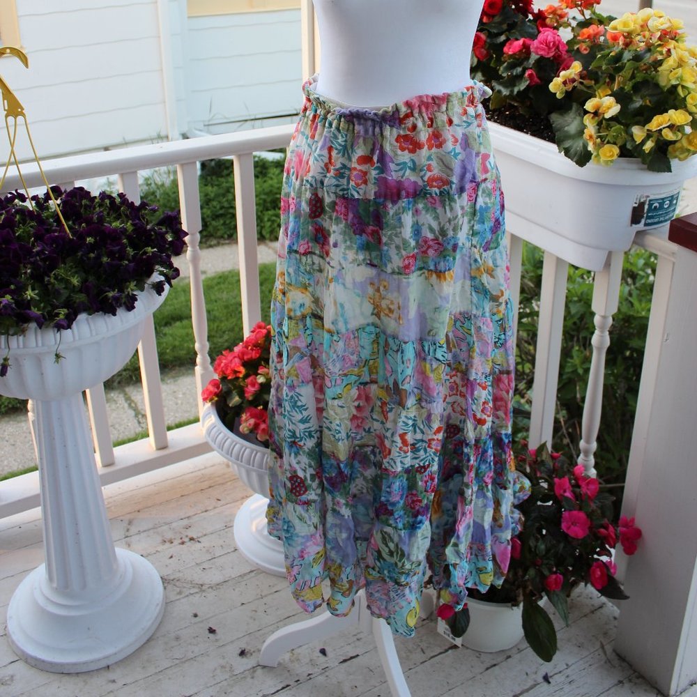 Vintage Floral Midi Skirt ✨ Size S/M